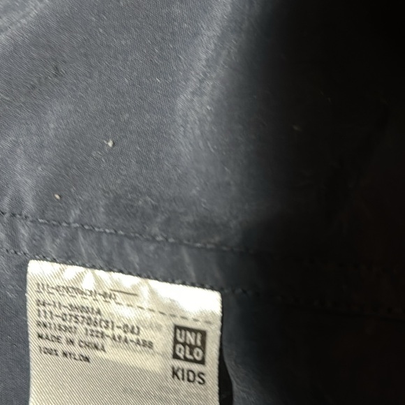 Uniqlo light weight nylon jacket for kids sizes 10 - Picture 8 of 10
